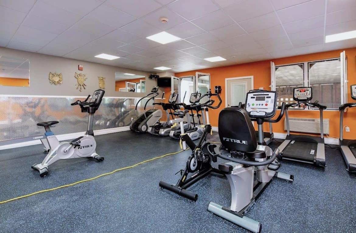 2Br Suite At The Grand Castle Pool Gym & Parking 格兰维尔 外观 照片