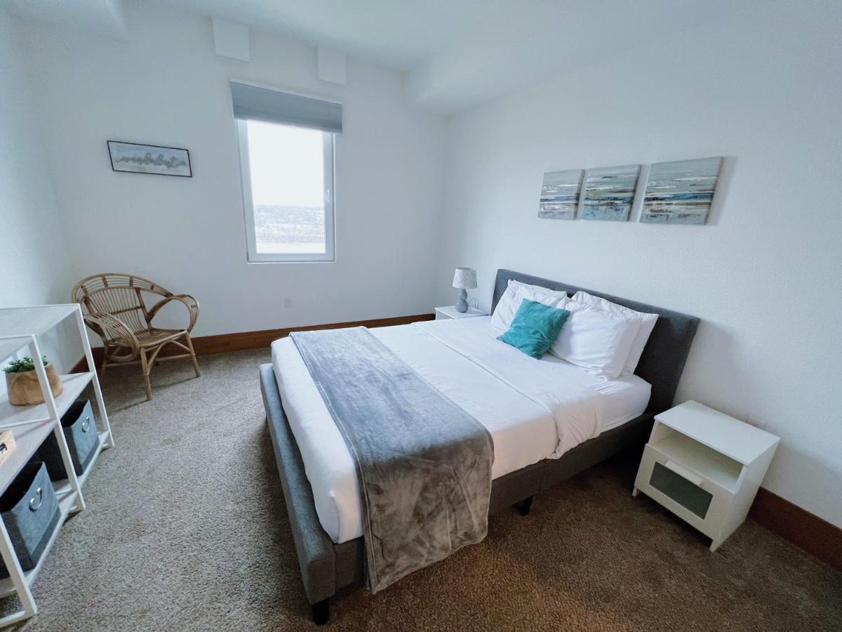 2Br Suite At The Grand Castle Pool Gym & Parking 格兰维尔 外观 照片