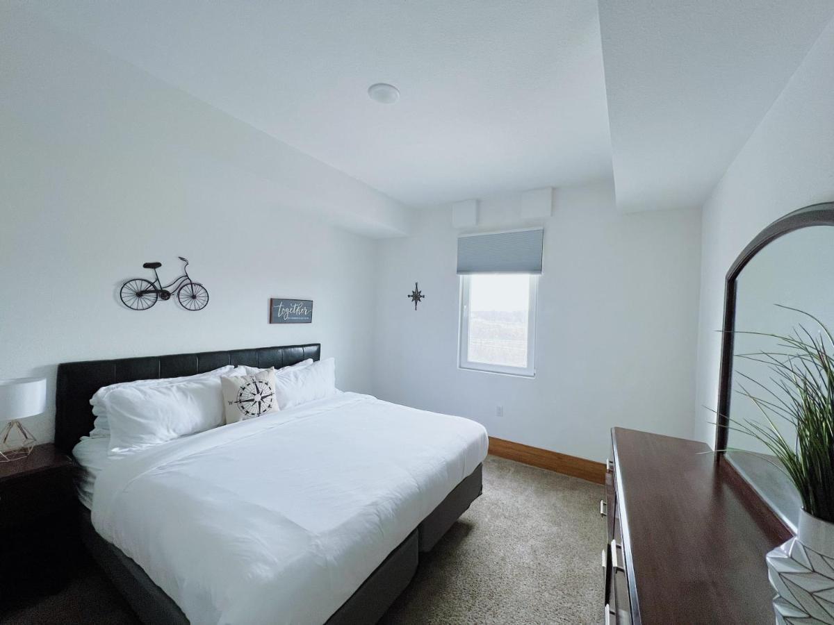 2Br Suite At The Grand Castle Pool Gym & Parking 格兰维尔 外观 照片