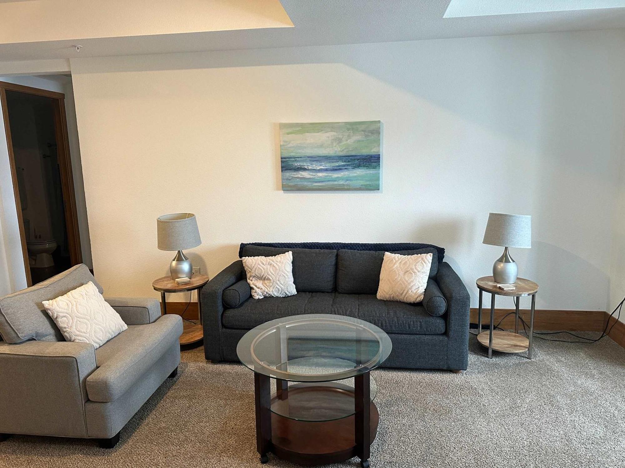 2Br Suite At The Grand Castle Pool Gym & Parking 格兰维尔 外观 照片